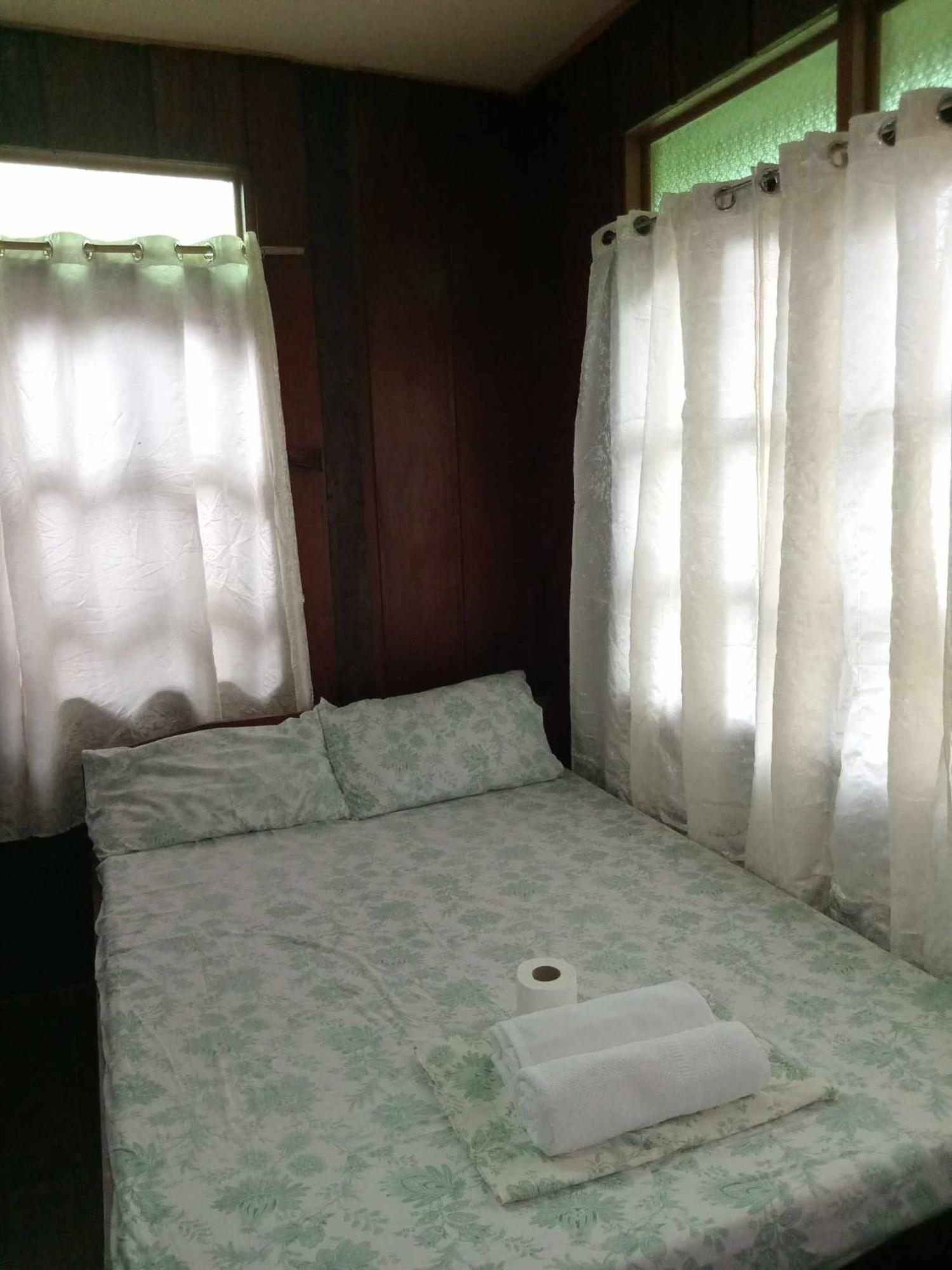 Nellie'S Tourist Inn- Port Barton San Vicente  Room photo
